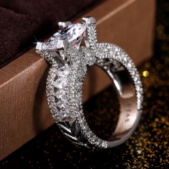 Sterling silver wedding engagement ring - Picture 3 of 7